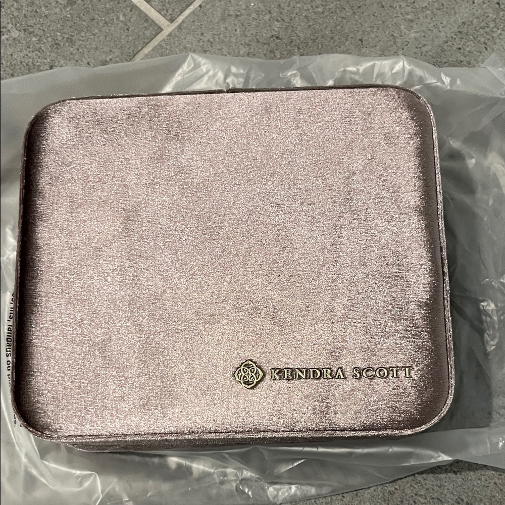 Kendra Scott Jewelry Box in Sparkling Mauve